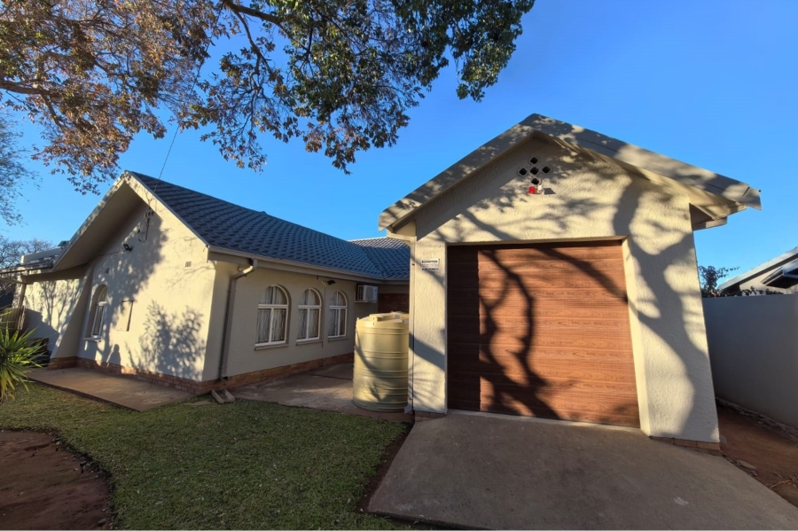 4 Bedroom Property for Sale in Hillcrest Northern Cape